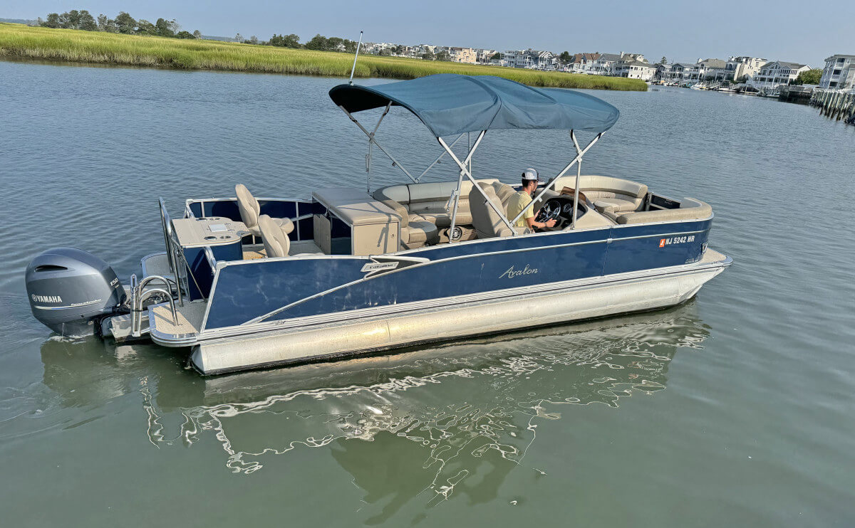 2022 Avalon Catalina Rear Fish